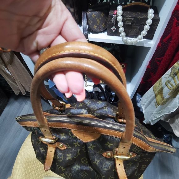 S O L D ❤️ 100% Authentic LV Tivolii Size GM - Picture 4 of 16